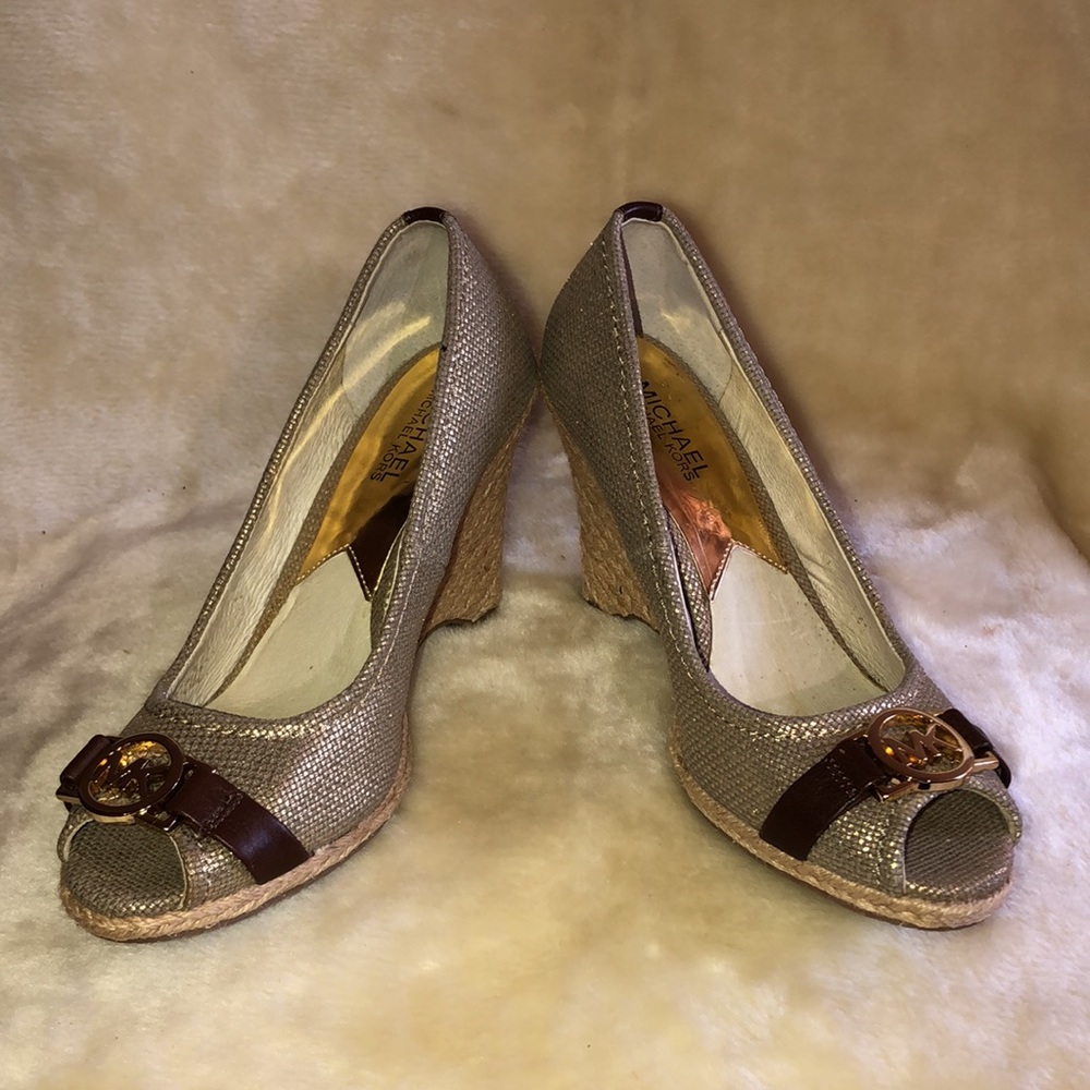 Michael Kors Gold wedges